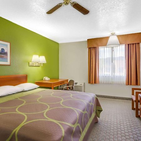 במוטל Super 8 By Wyndham פרייס מראה חיצוני תמונה