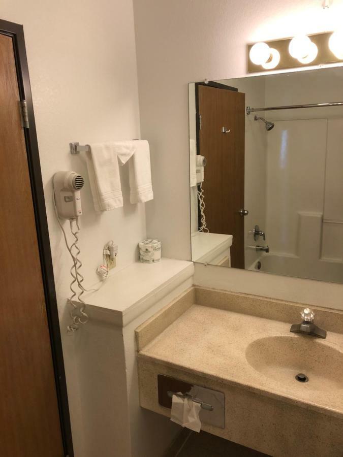 במוטל Super 8 By Wyndham פרייס מראה חיצוני תמונה